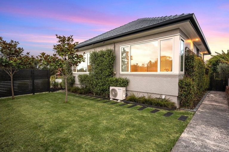 Photo of property in 72 Kiwitea Street, Sandringham, Auckland, 1041