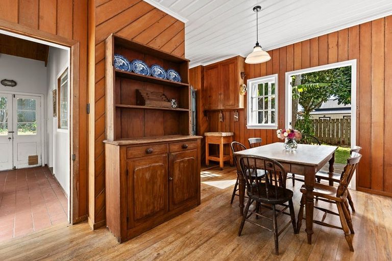 Photo of property in 90 Pendarves Street, New Plymouth, 4310