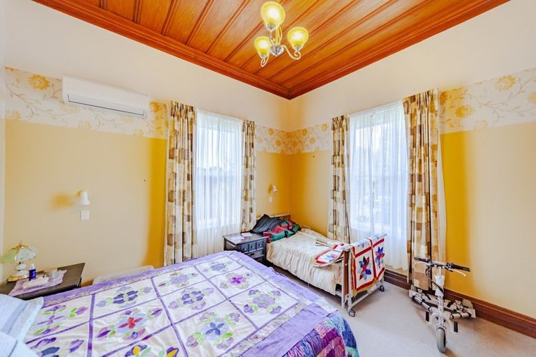 Photo of property in 23 Domain Road, Waipawa, 4210