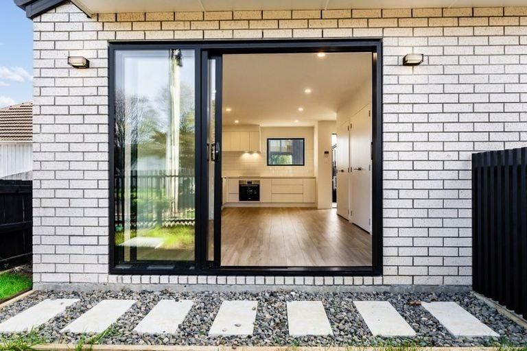 Photo of property in 2/16 Totara Road, Manurewa, Auckland, 2102
