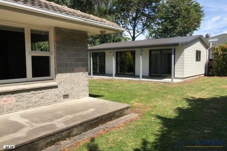 Photo of property in 17 Reading Street, Upper Riccarton, Christchurch, 8041