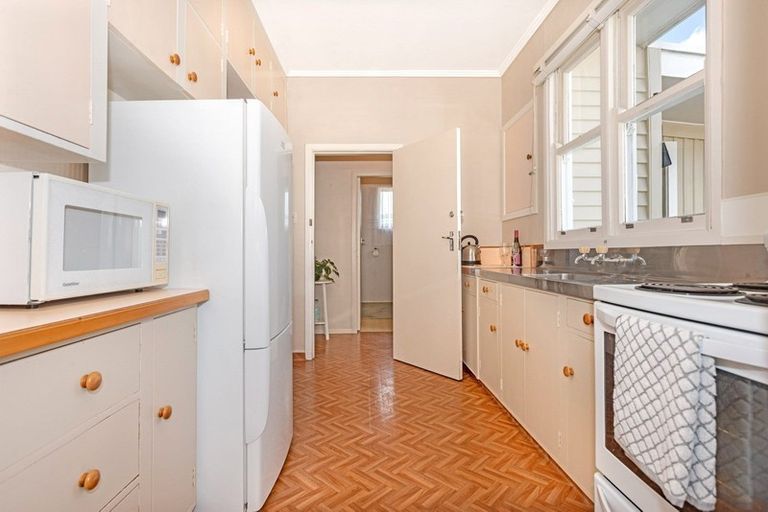 Photo of property in 12 Turenne Street, Inner Kaiti, Gisborne, 4010