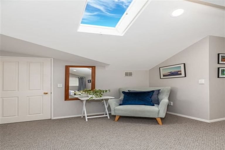 Photo of property in 31 Jubaea Place, Henderson, Auckland, 0610