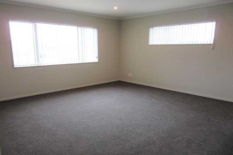 Photo of property in 7 Belize Grove, Grenada Village, Wellington, 6037