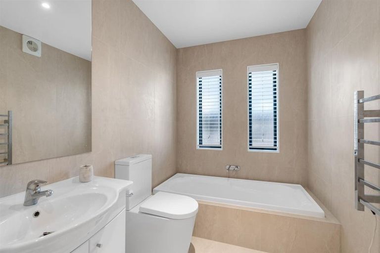 Photo of property in 35 Lagoon Way, Omaha, 0986