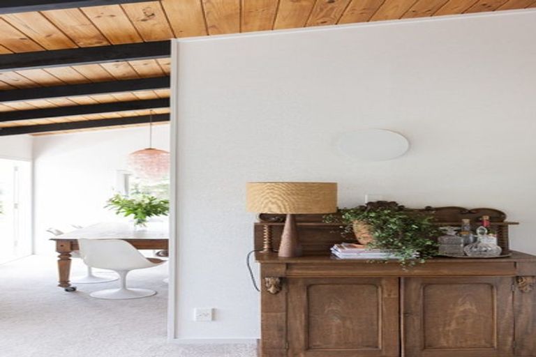 Photo of property in 20 Glenelg Road, Red Beach, 0932