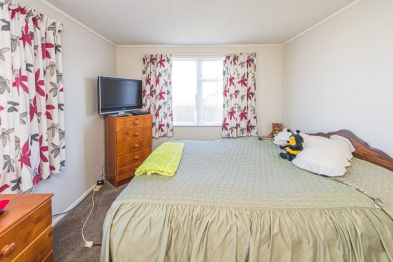 Photo of property in 21 Gibbons Crescent, Castlecliff, Whanganui, 4501