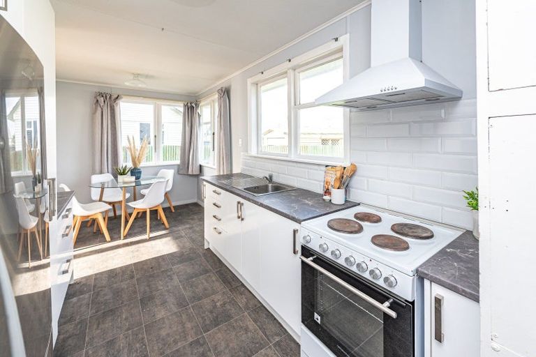 Photo of property in 42 Ruapehu Street, Castlecliff, Whanganui, 4501