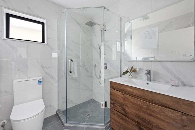 Photo of property in 70d Cargill Street, Papakura, 2110