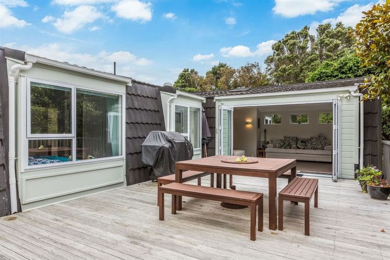 Photo of property in 5 Trevor Terrace, Paremata, Porirua, 5024