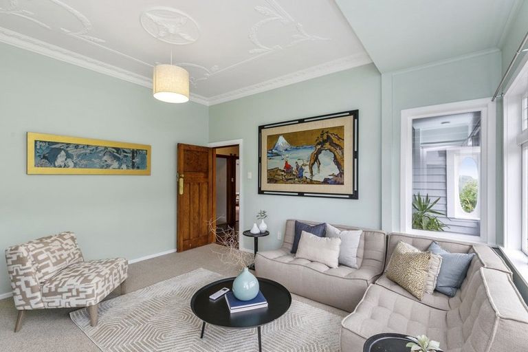 Photo of property in 121 Houghton Bay Road, Houghton Bay, Wellington, 6023