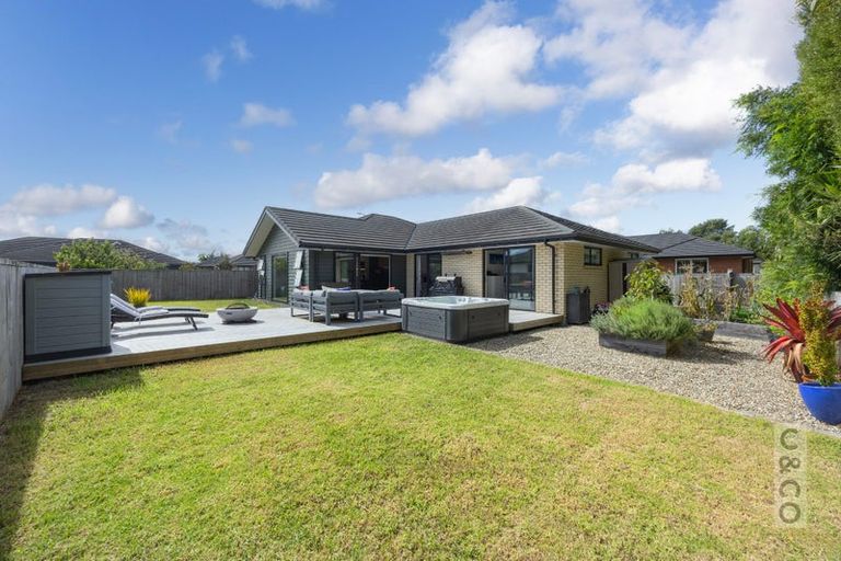 Photo of property in 28 Leebank Crescent, Riverhead, 0820