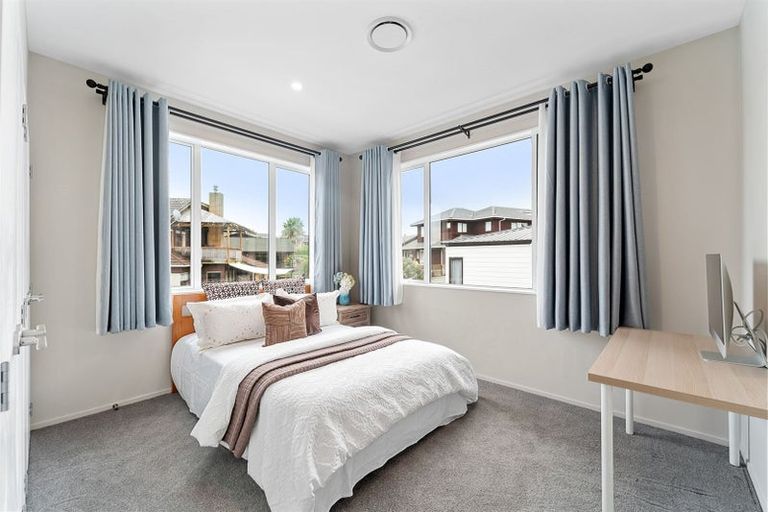 Photo of property in 7 Marlin Street, West Harbour, Auckland, 0618