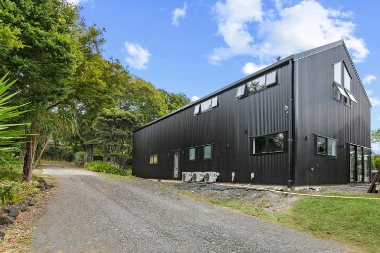 Photo of property in 127 Bethells Road, Waitakere, 0781