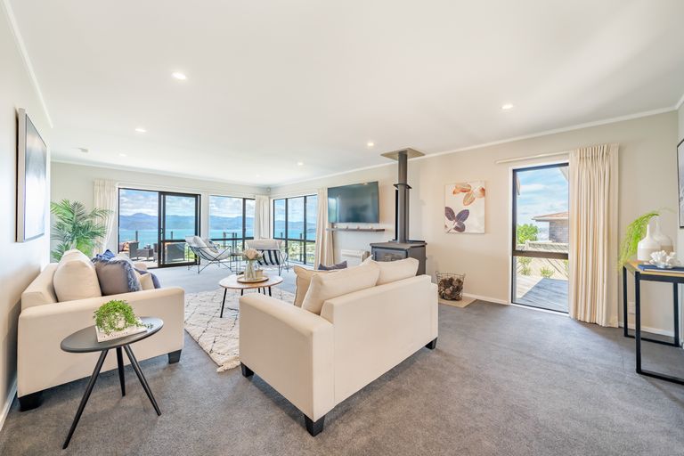 Photo of property in 42 Gurkha Crescent, Khandallah, Wellington, 6035