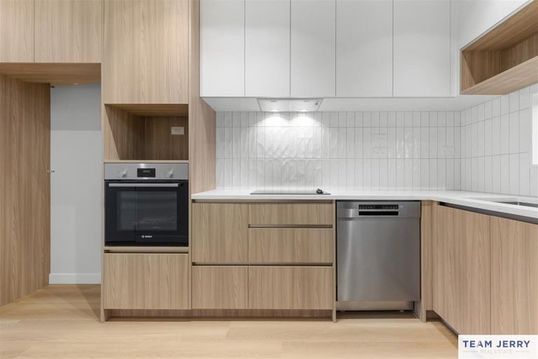 Photo of property in 27 Kuaha Road, Massey, Auckland, 0614