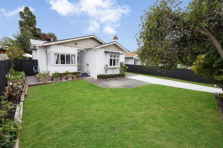 Photo of property in 1 Casey Avenue, Fairfield, Hamilton, 3214