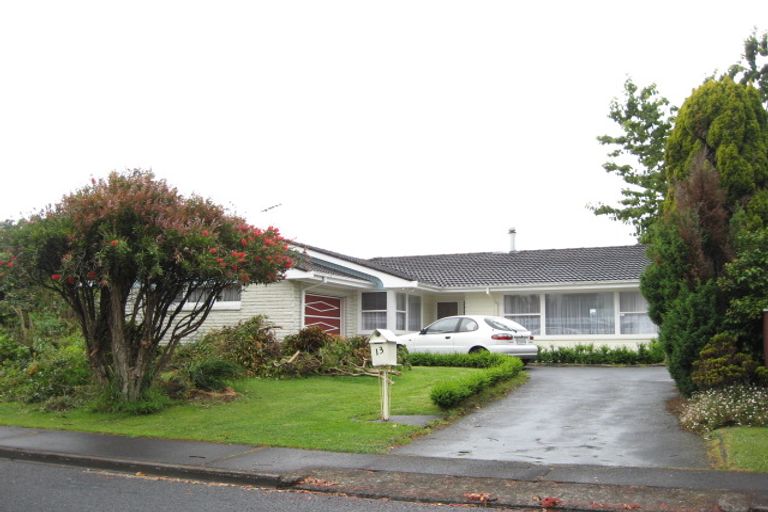 Photo of property in 14 Marybeth Place, Rosehill, Papakura, 2113