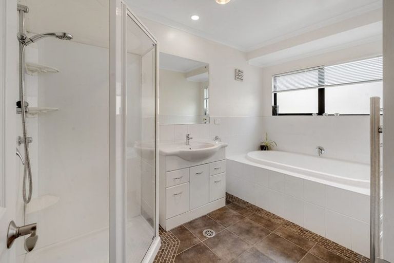 Photo of property in 19 Ysabel Crescent, The Gardens, Auckland, 2105