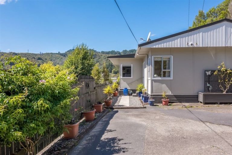 Photo of property in 12 Kopara Grove, Stokes Valley, Lower Hutt, 5019