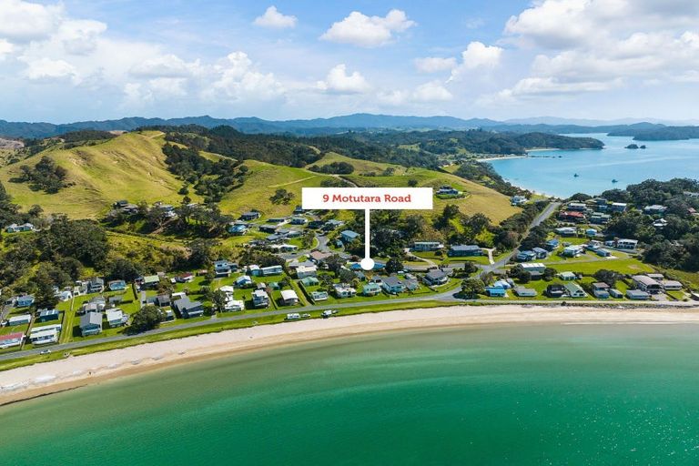 Photo of property in 9 Motutara Road, Oakura, Hikurangi, 0184