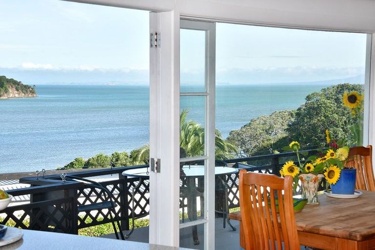 Photo of property in 76a Shakespear Road, Army Bay, Whangaparaoa, 0930