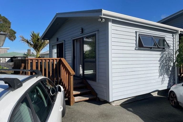 Photo of property in 26 The Terrace, Herald Island, Auckland, 0618