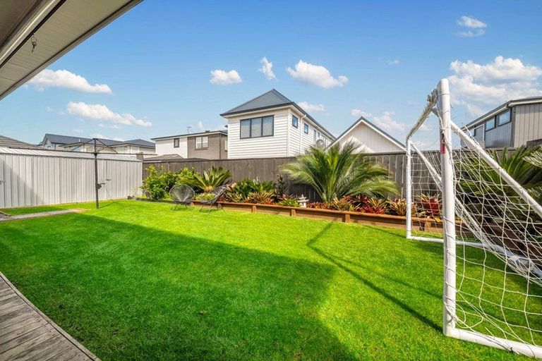 Photo of property in 6b Dale Road, Whenuapai, Auckland, 0618