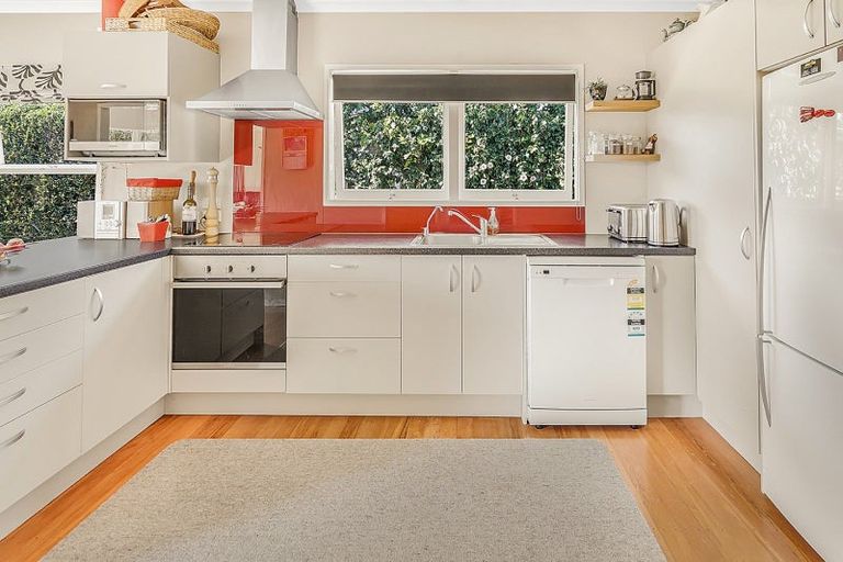 Photo of property in 11 Augusta Street, Fairfield, Hamilton, 3214