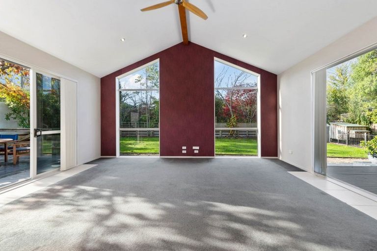 Photo of property in 16 Caulfield Place, Pukehangi, Rotorua, 3015