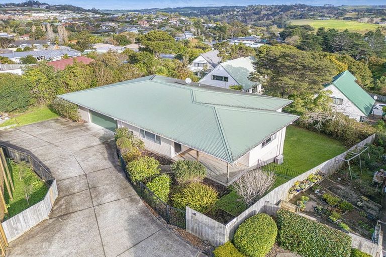 Photo of property in 13b Vipond Road, Stanmore Bay, Whangaparaoa, 0932