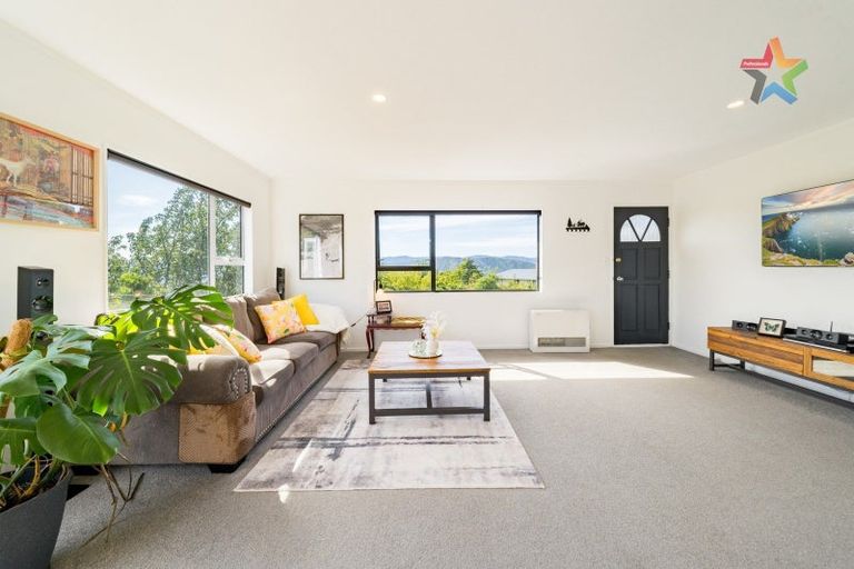 Photo of property in 26 Wisteria Grove, Maungaraki, Lower Hutt, 5010