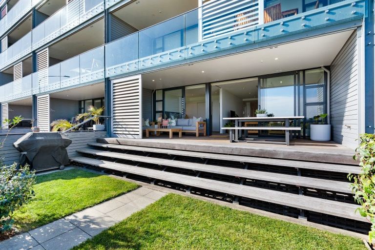 Photo of property in 208/7 Humber Street, Pandora, Napier, 4110