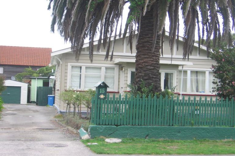 Photo of property in 15a Randwick Crescent, Moera, Lower Hutt, 5010