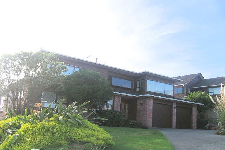 Photo of property in 21 Halladale Road, Papakowhai, Porirua, 5024