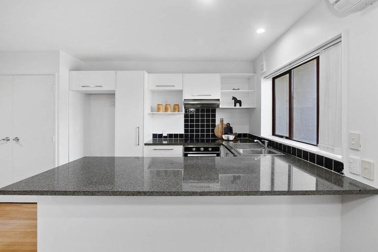 Photo of property in 52 Malaspina Place, Papatoetoe, Auckland, 2025