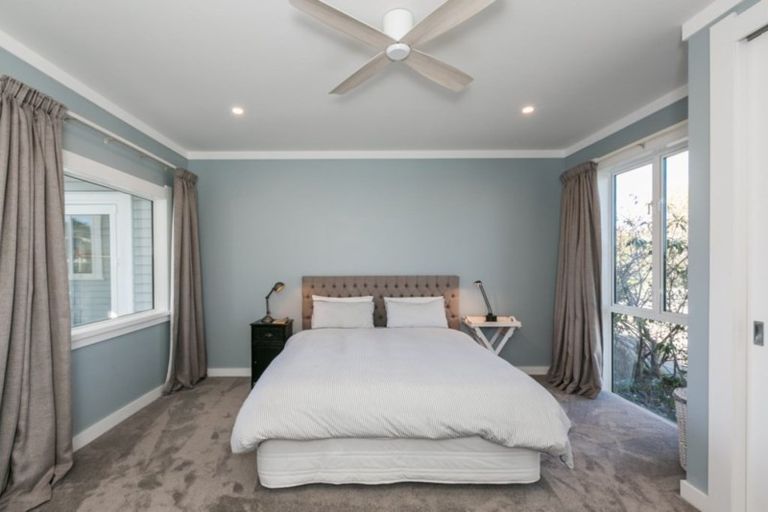 Photo of property in 8 Emerald Hill, Havelock North, 4130