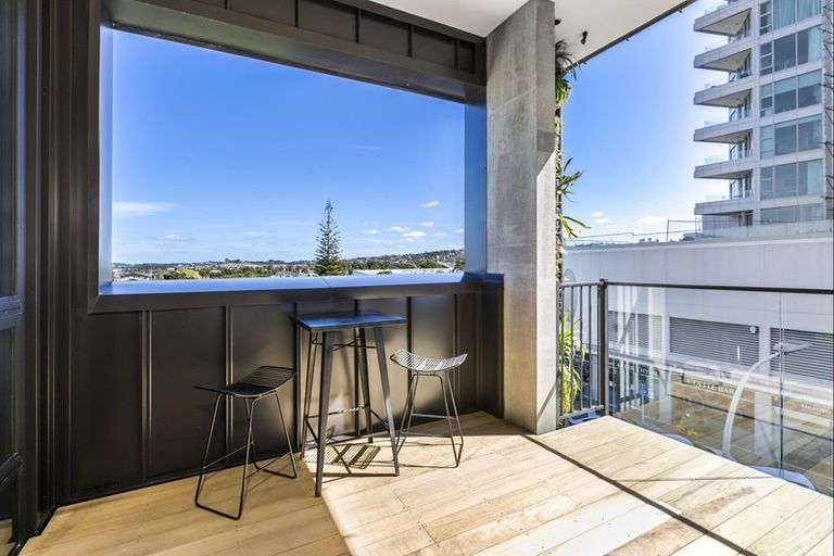 Photo of property in 5/14 Tamariki Avenue, Orewa, 0931