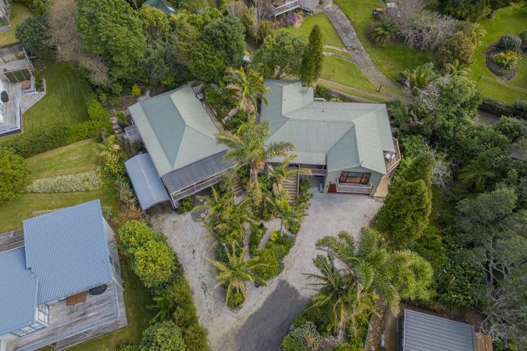 Photo of property in 19 Grange Road, Hahei, Whitianga, 3591