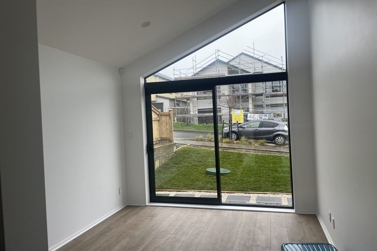 Photo of property in 21 Paparahi Place, Wainui, Silverdale, 0992