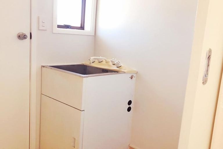 Photo of property in 142 Solar Road, Glen Eden, Auckland, 0602