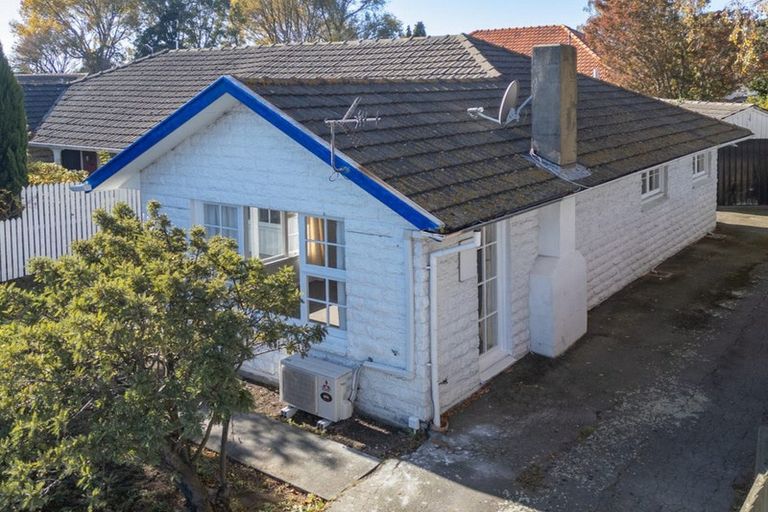 Photo of property in 2/170 Waimairi Road, Ilam, Christchurch, 8041