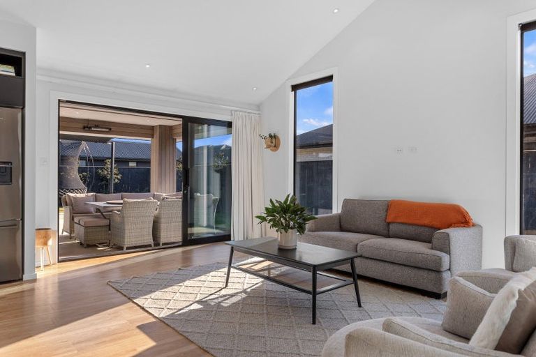 Photo of property in 16 Valour Drive, Rangiora, 7400