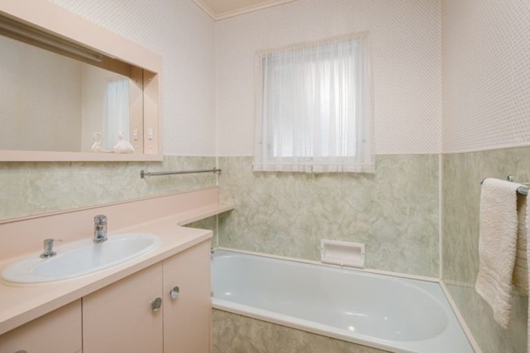 Photo of property in 96 Moana Road, Okitu, Gisborne, 4010