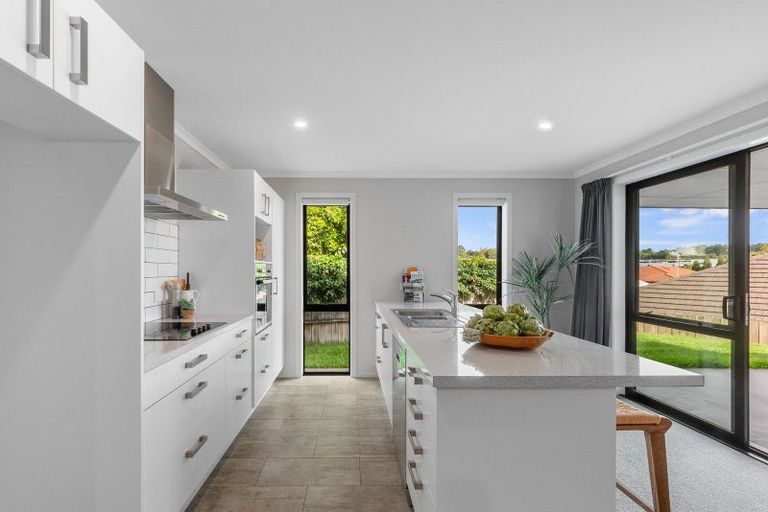 Photo of property in 11 Caldera Crescent, Pyes Pa, Tauranga, 3112