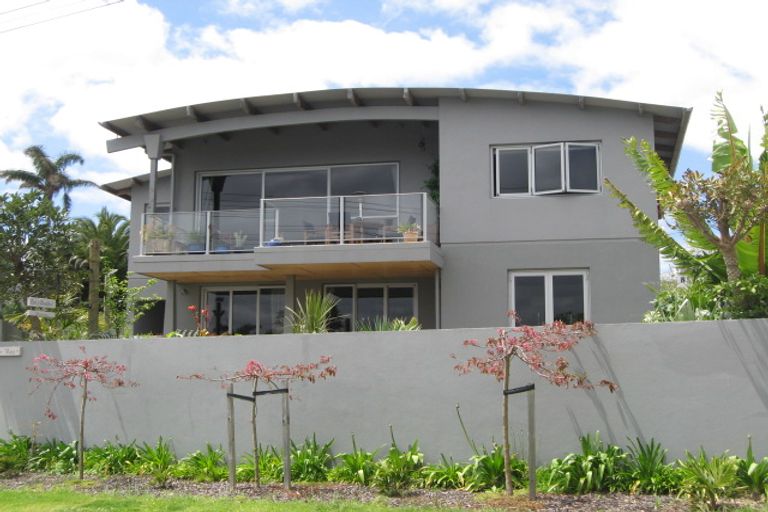 Photo of property in 19 Tindalls Bay Road, Tindalls Beach, Whangaparaoa, 0930