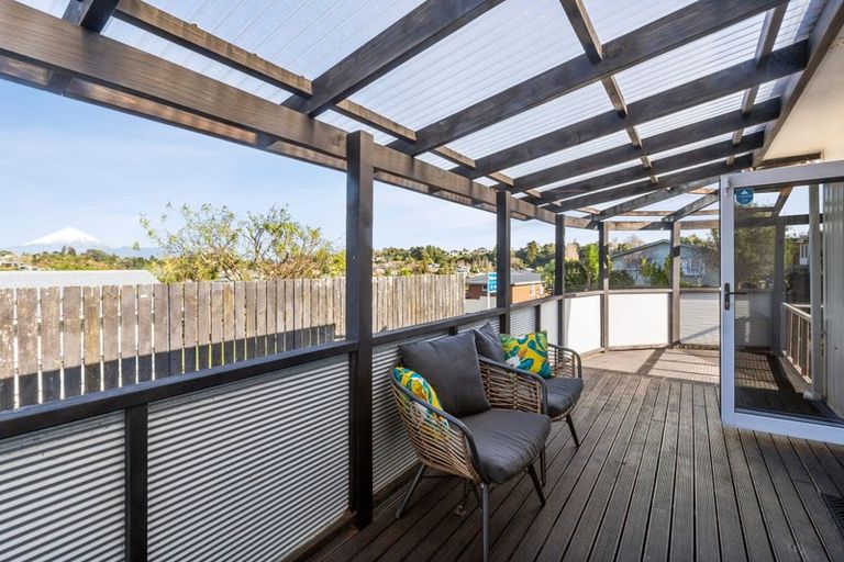 Photo of property in 105 Awanui Street, Merrilands, New Plymouth, 4312