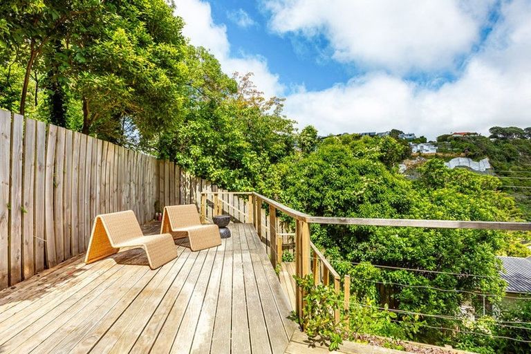 Photo of property in 20 Putnam Street, Northland, Wellington, 6012