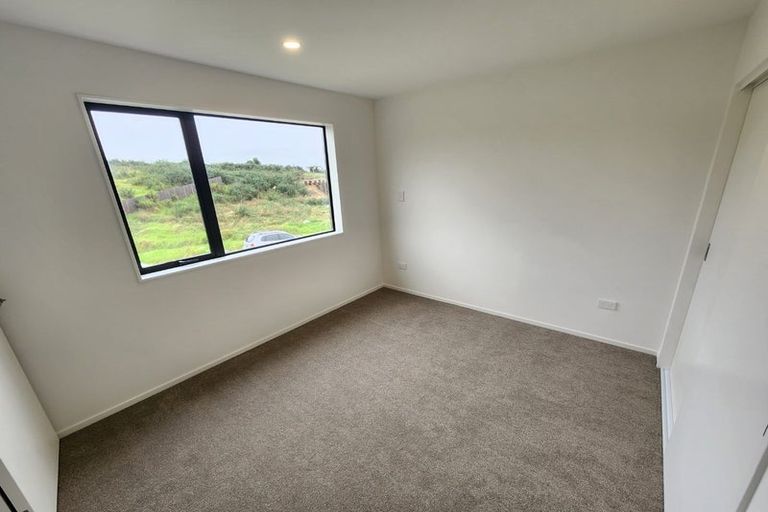 Photo of property in 33b Crestview Rise, Papakura, 2110