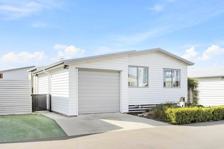 Photo of property in 11 Kamahi Crescent, Papamoa Beach, Papamoa, 3118